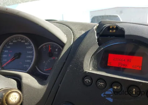 2004 Pontiac Grand Prix Gtp z USA, uszkodzony, nr VIN 2G2WR524841312482